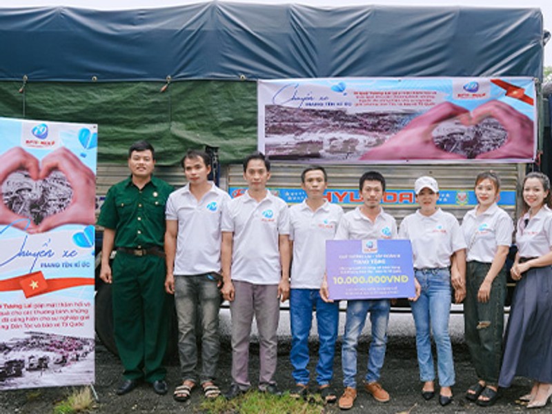 Hình ảnh minh họa lý do chọn GEMWIN: đa dạng game, ưu đãi, thanh toán nhanh và đội ngũ chuyên gia